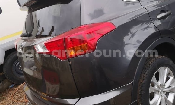 Sayi Na hannu Toyota RAV4 Sauran Mota in Yaounde a Babban Kamaru Sayi Na hannu Toyota RAV4 Sauran Mota in Yaounde a Babban Kamaru