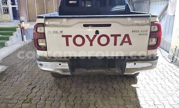 Acheter Occasion Voiture Toyota Hilux Blanc à Yaoundé, Central Cameroon Acheter Occasion Voiture Toyota Hilux Blanc à Yaoundé, Central Cameroon