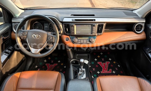 Acheter Occasion Voiture Toyota RAV4 Noir à Yaoundé, Central Cameroon Acheter Occasion Voiture Toyota RAV4 Noir à Yaoundé, Central Cameroon