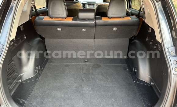 Acheter Occasion Voiture Toyota RAV4 Noir à Yaoundé, Central Cameroon Acheter Occasion Voiture Toyota RAV4 Noir à Yaoundé, Central Cameroon