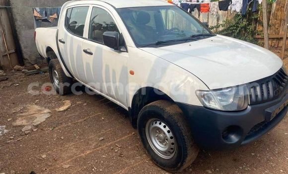 Acheter Occasion Voiture Mitsubishi L200 Blanc à Yaoundé, Central Cameroon Acheter Occasion Voiture Mitsubishi L200 Blanc à Yaoundé, Central Cameroon