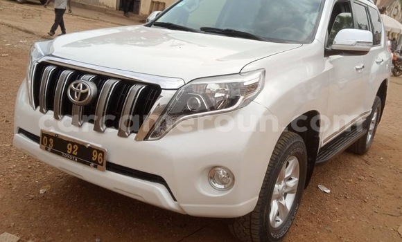 Acheter Occasion Voiture Toyota Land Cruiser Prado Blanc à Yaoundé, Central Cameroon Acheter Occasion Voiture Toyota Land Cruiser Prado Blanc à Yaoundé, Central Cameroon