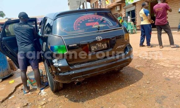 Acheter Occasion Voiture Toyota Matrix Noir à Yaoundé, Central Cameroon Acheter Occasion Voiture Toyota Matrix Noir à Yaoundé, Central Cameroon