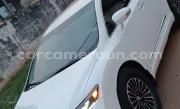 Acheter Occasion Voiture Toyota Venza Blanc à Yaoundé, Central Cameroon Acheter Occasion Voiture Toyota Venza Blanc à Yaoundé, Central Cameroon