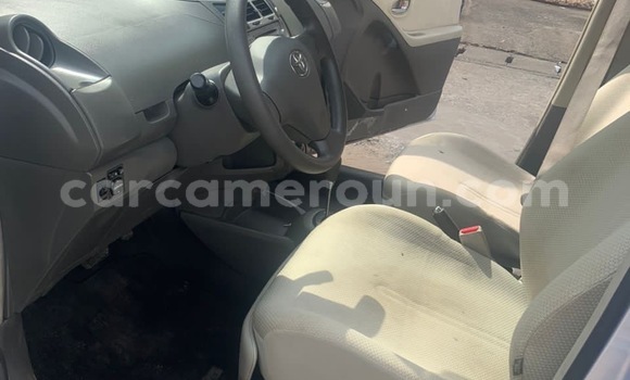 Sayi Na hannu Toyota Yaris Sauran Mota in Yaounde a Babban Kamaru Sayi Na hannu Toyota Yaris Sauran Mota in Yaounde a Babban Kamaru