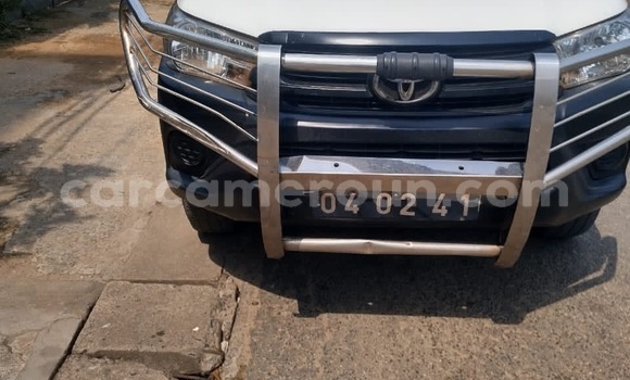Acheter Occasion Voiture Toyota Hiluxe VIGO Blanc à Yaoundé, Central Cameroon Acheter Occasion Voiture Toyota Hiluxe VIGO Blanc à Yaoundé, Central Cameroon