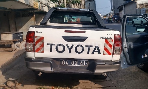 Acheter Occasion Voiture Toyota Hiluxe VIGO Blanc à Yaoundé, Central Cameroon Acheter Occasion Voiture Toyota Hiluxe VIGO Blanc à Yaoundé, Central Cameroon
