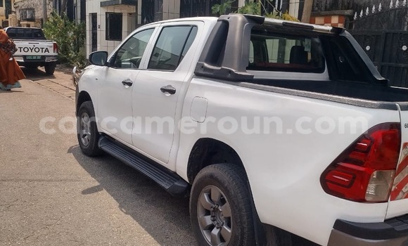 Acheter Occasion Voiture Toyota Hiluxe VIGO Blanc à Yaoundé, Central Cameroon Acheter Occasion Voiture Toyota Hiluxe VIGO Blanc à Yaoundé, Central Cameroon