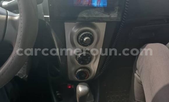 Acheter Occasion Voiture Toyota Yaris Bleu à Yaoundé, Central Cameroon Acheter Occasion Voiture Toyota Yaris Bleu à Yaoundé, Central Cameroon