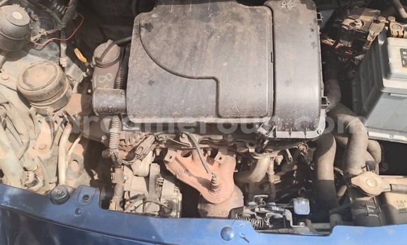 Acheter Occasion Voiture Toyota Yaris Bleu à Yaoundé, Central Cameroon Acheter Occasion Voiture Toyota Yaris Bleu à Yaoundé, Central Cameroon