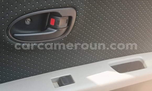 Acheter Occasion Voiture Toyota Yaris Bleu à Yaoundé, Central Cameroon Acheter Occasion Voiture Toyota Yaris Bleu à Yaoundé, Central Cameroon