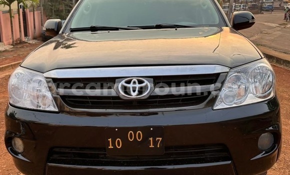 Sayi Na hannu Toyota Fortuner Black Mota in Yaounde a Babban Kamaru Sayi Na hannu Toyota Fortuner Black Mota in Yaounde a Babban Kamaru