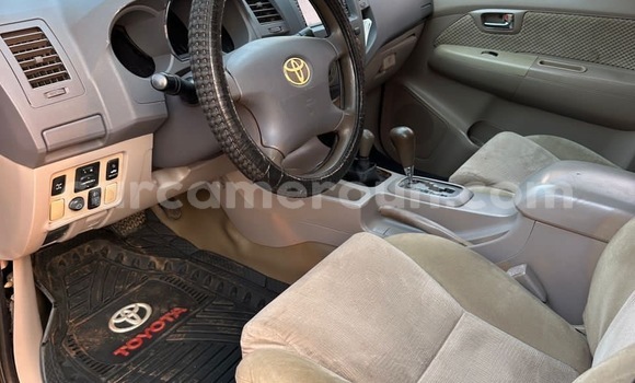 Sayi Na hannu Toyota Fortuner Black Mota in Yaounde a Babban Kamaru Sayi Na hannu Toyota Fortuner Black Mota in Yaounde a Babban Kamaru