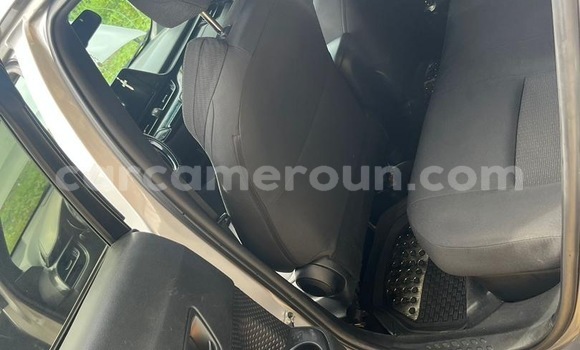 Acheter Occasion Voiture Toyota C-HR Autre à Yaoundé, Central Cameroon Acheter Occasion Voiture Toyota C-HR Autre à Yaoundé, Central Cameroon