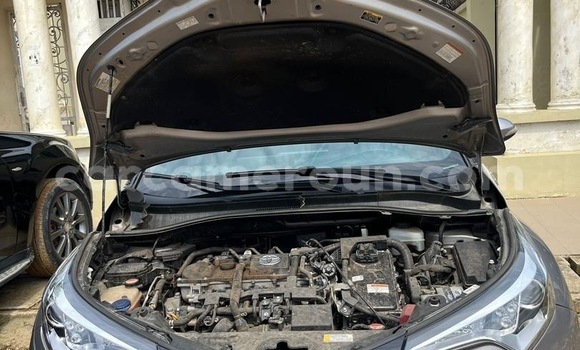 Acheter Occasion Voiture Toyota C-HR Autre à Yaoundé, Central Cameroon Acheter Occasion Voiture Toyota C-HR Autre à Yaoundé, Central Cameroon