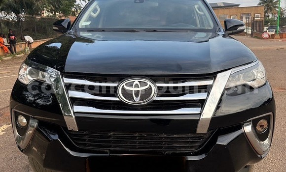Acheter Occasion Voiture Toyota Fortuner Noir à Yaoundé, Central Cameroon