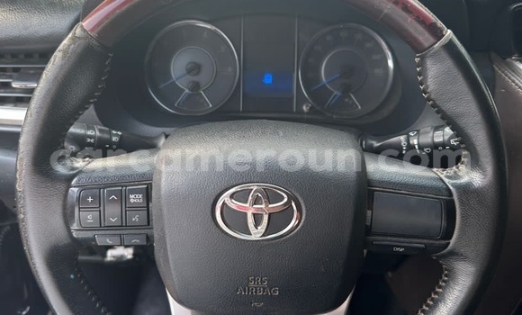 Sayi Na hannu Toyota Fortuner Black Mota in Yaounde a Babban Kamaru Sayi Na hannu Toyota Fortuner Black Mota in Yaounde a Babban Kamaru