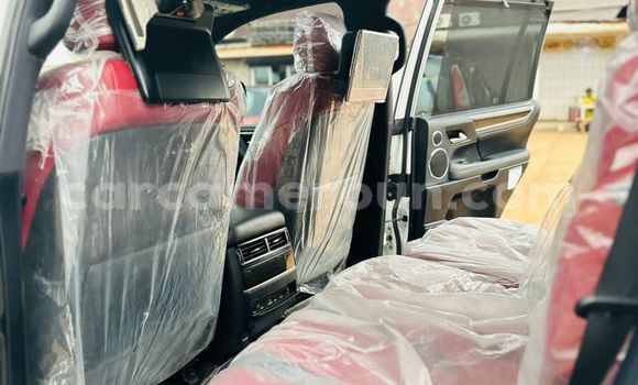 Acheter Occasion Voiture Lexus LX 570 Blanc à Yaoundé, Central Cameroon Acheter Occasion Voiture Lexus LX 570 Blanc à Yaoundé, Central Cameroon