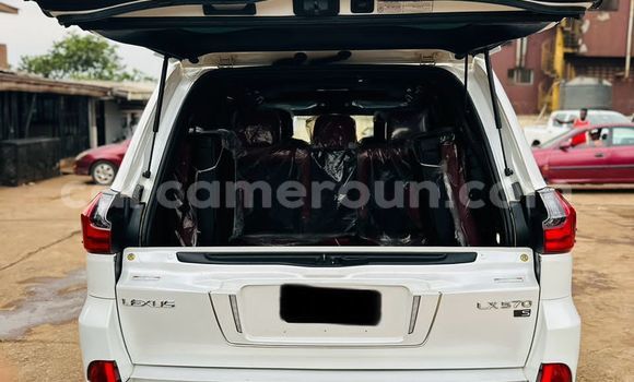 Acheter Occasion Voiture Lexus LX 570 Blanc à Yaoundé, Central Cameroon Acheter Occasion Voiture Lexus LX 570 Blanc à Yaoundé, Central Cameroon