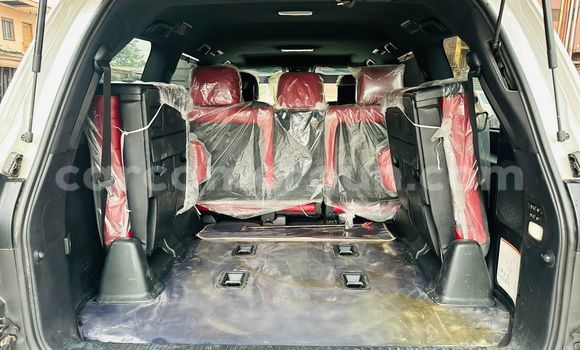 Acheter Occasion Voiture Lexus LX 570 Blanc à Yaoundé, Central Cameroon Acheter Occasion Voiture Lexus LX 570 Blanc à Yaoundé, Central Cameroon