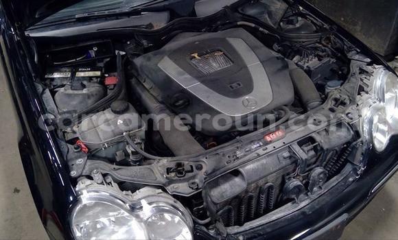 Sayi Na hannu Mercedes-Benz C-Classe Black Mota in Douala a Ƙasar Kamaru Sayi Na hannu Mercedes-Benz C-Classe Black Mota in Douala a Ƙasar Kamaru