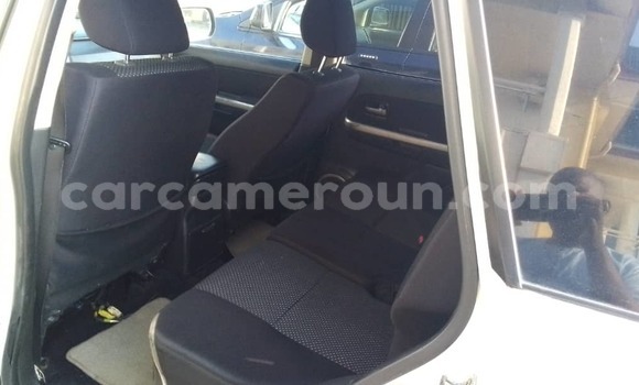 Sayi Na hannu Suzuki Grand Vitara White Mota in Douala a Ƙasar Kamaru Sayi Na hannu Suzuki Grand Vitara White Mota in Douala a Ƙasar Kamaru