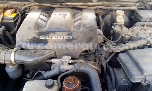 Sayi Na hannu Suzuki Grand Vitara White Mota in Douala a Ƙasar Kamaru Sayi Na hannu Suzuki Grand Vitara White Mota in Douala a Ƙasar Kamaru