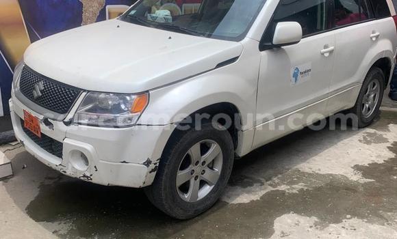 Sayi Na hannu Suzuki Grand Vitara White Mota in Douala a Ƙasar Kamaru Sayi Na hannu Suzuki Grand Vitara White Mota in Douala a Ƙasar Kamaru