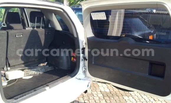 Sayi Na hannu Suzuki Grand Vitara White Mota in Douala a Ƙasar Kamaru Sayi Na hannu Suzuki Grand Vitara White Mota in Douala a Ƙasar Kamaru