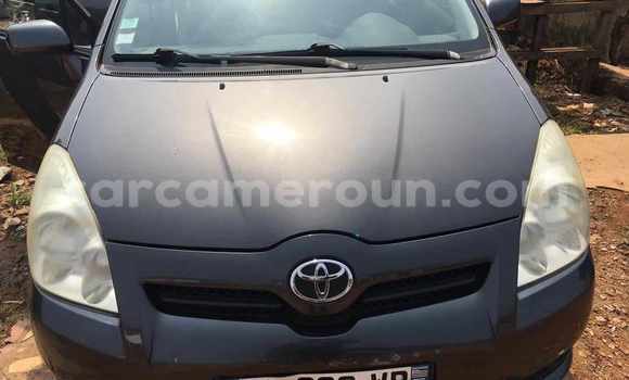 Sayi Na hannu Toyota Corolla Azurfa Mota in Yaounde a Babban Kamaru