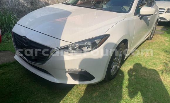 Acheter Import Voiture Mazda 3 Blanc à Douala, Littoral Cameroon