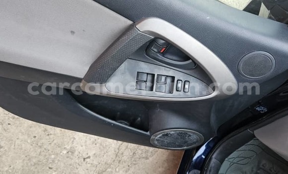 Acheter Occasion Voiture Toyota RAV4 Noir à Douala, Littoral Cameroon Acheter Occasion Voiture Toyota RAV4 Noir à Douala, Littoral Cameroon