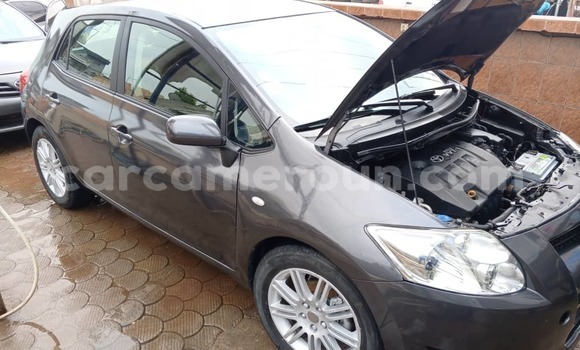 Sayi Na hannu Toyota Auris Sauran Mota in Douala a Ƙasar Kamaru Sayi Na hannu Toyota Auris Sauran Mota in Douala a Ƙasar Kamaru
