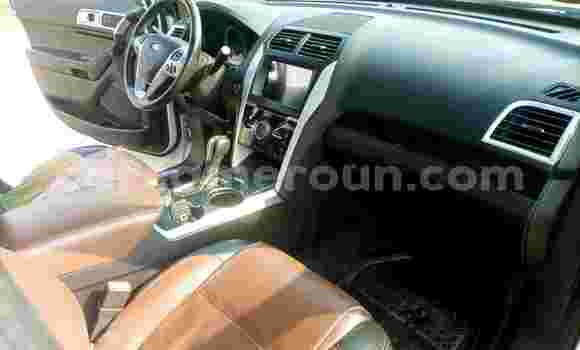 Sayi Na hannu Ford Explorer Sport Trac White Mota in Douala a Ƙasar Kamaru Sayi Na hannu Ford Explorer Sport Trac White Mota in Douala a Ƙasar Kamaru