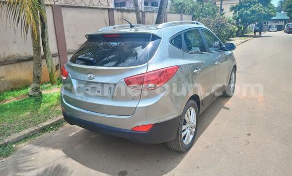 Sayi Na hannu Hyundai Tucson Azurfa Mota in Yaounde a Babban Kamaru