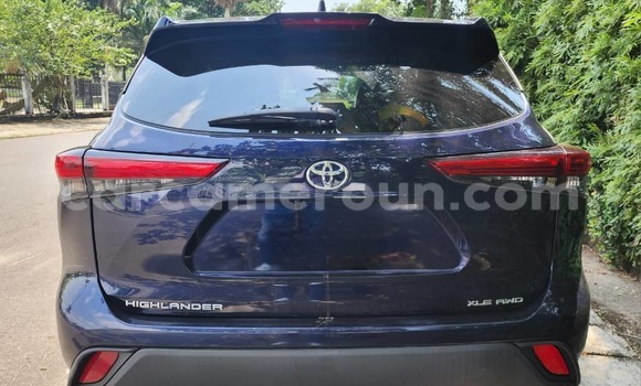 Buy Import Toyota Highlander Blue Car in Douala in Littoral Cameroon Buy Import Toyota Highlander Blue Car in Douala in Littoral Cameroon