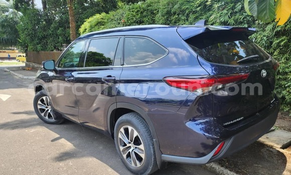 Buy Import Toyota Highlander Blue Car in Douala in Littoral Cameroon Buy Import Toyota Highlander Blue Car in Douala in Littoral Cameroon