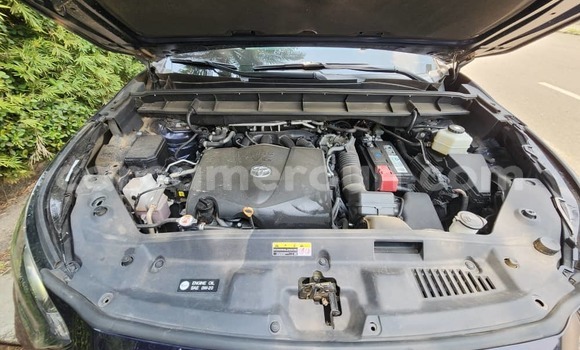 Buy Import Toyota Highlander Blue Car in Douala in Littoral Cameroon Buy Import Toyota Highlander Blue Car in Douala in Littoral Cameroon