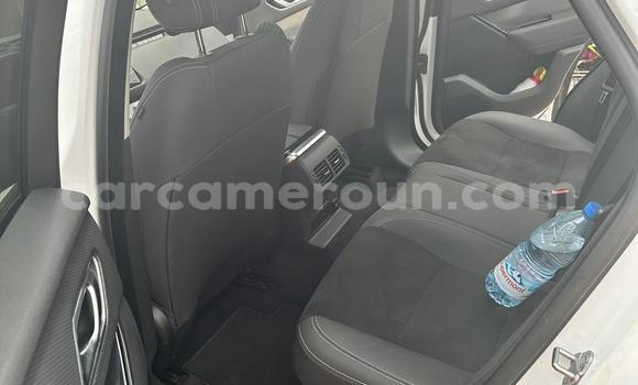 Acheter Occasion Voiture Land Rover Range Rover Velar Blanc à Yaoundé, Central Cameroon Acheter Occasion Voiture Land Rover Range Rover Velar Blanc à Yaoundé, Central Cameroon