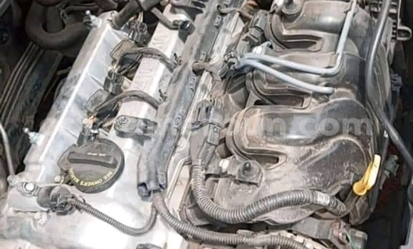 Sayi Na hannu Hyundai Accent Red Mota in Yaounde a Babban Kamaru Sayi Na hannu Hyundai Accent Red Mota in Yaounde a Babban Kamaru