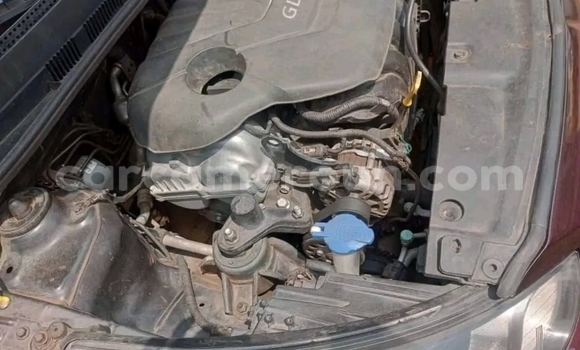 Sayi Na hannu Hyundai Accent Red Mota in Yaounde a Babban Kamaru Sayi Na hannu Hyundai Accent Red Mota in Yaounde a Babban Kamaru