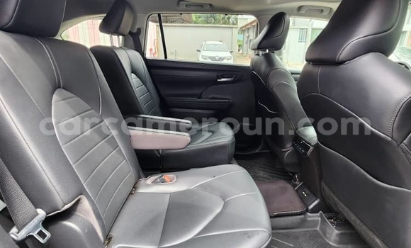 Buy Used Toyota Highlander Blue Car in Douala in Littoral Cameroon Buy Used Toyota Highlander Blue Car in Douala in Littoral Cameroon