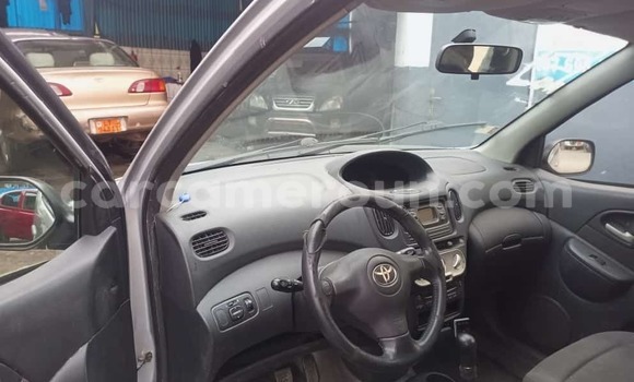 Sayi Na hannu Toyota Yaris Verso Azurfa Mota in Douala a Ƙasar Kamaru Sayi Na hannu Toyota Yaris Verso Azurfa Mota in Douala a Ƙasar Kamaru