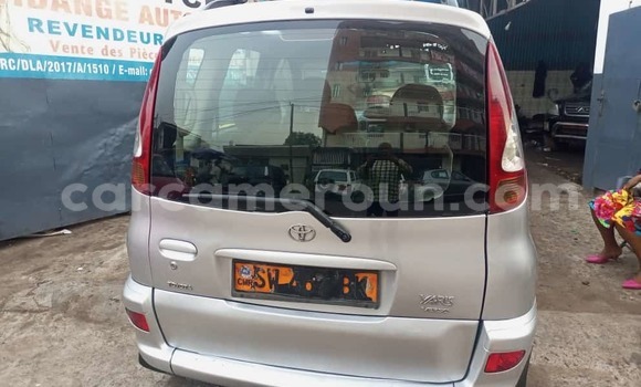 Sayi Na hannu Toyota Yaris Verso Azurfa Mota in Douala a Ƙasar Kamaru Sayi Na hannu Toyota Yaris Verso Azurfa Mota in Douala a Ƙasar Kamaru