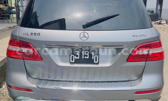 Sayi Sabo Mercedes‒Benz ML–Class Azurfa Mota in Douala a Ƙasar Kamaru Sayi Sabo Mercedes‒Benz ML–Class Azurfa Mota in Douala a Ƙasar Kamaru