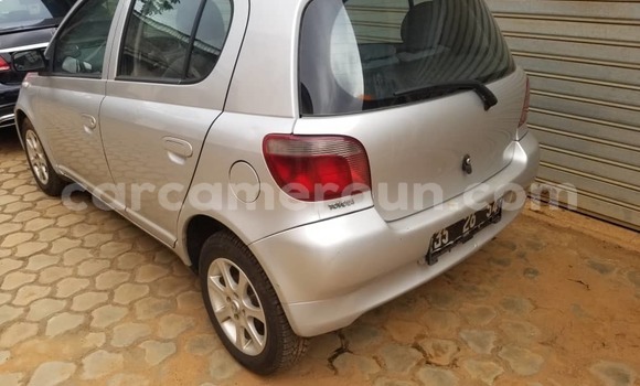 Sayi Na hannu Toyota Yaris Azurfa Mota in Yaounde a Babban Kamaru