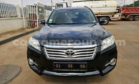 Sayi Na hannu Toyota RAV4 Black Mota in Douala a Ƙasar Kamaru