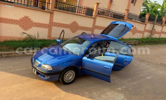 Acheter Occasion Voiture Toyota Avensis Bleu à Douala, Littoral Cameroon Acheter Occasion Voiture Toyota Avensis Bleu à Douala, Littoral Cameroon