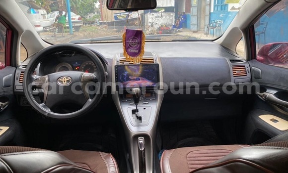 Sayi Na hannu Toyota Blade Red Mota in Douala a Ƙasar Kamaru Sayi Na hannu Toyota Blade Red Mota in Douala a Ƙasar Kamaru