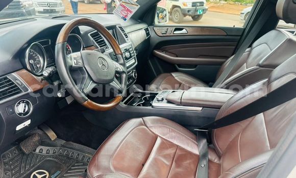 Acheter Occasion Voiture Mercedes‒Benz ML–Class Blanc à Yaoundé, Central Cameroon Acheter Occasion Voiture Mercedes‒Benz ML–Class Blanc à Yaoundé, Central Cameroon